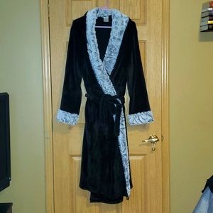 Black Long Sleeve Bathrobe
